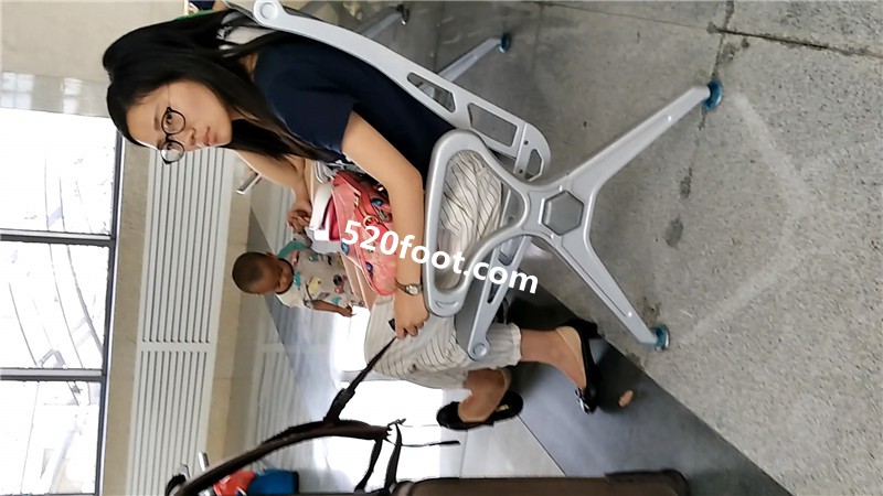 G2175ҵɫMM[00_00_15][20170328-122453-9].JPG