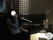 怎么在KTV鼓起勇气让她脱了鞋子,一直到之后她当面脱下原味短丝给我